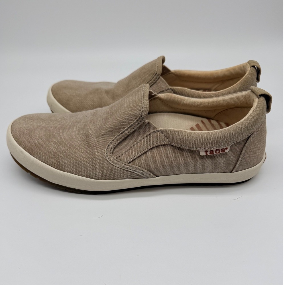 Taos Dandy Slip On Shoes Women Size 7 Beige Canvas Comfort Sneakers